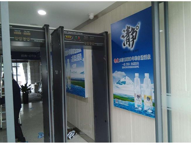 东莞城市候机楼广告灯箱 连接粤港澳的黄金广告位